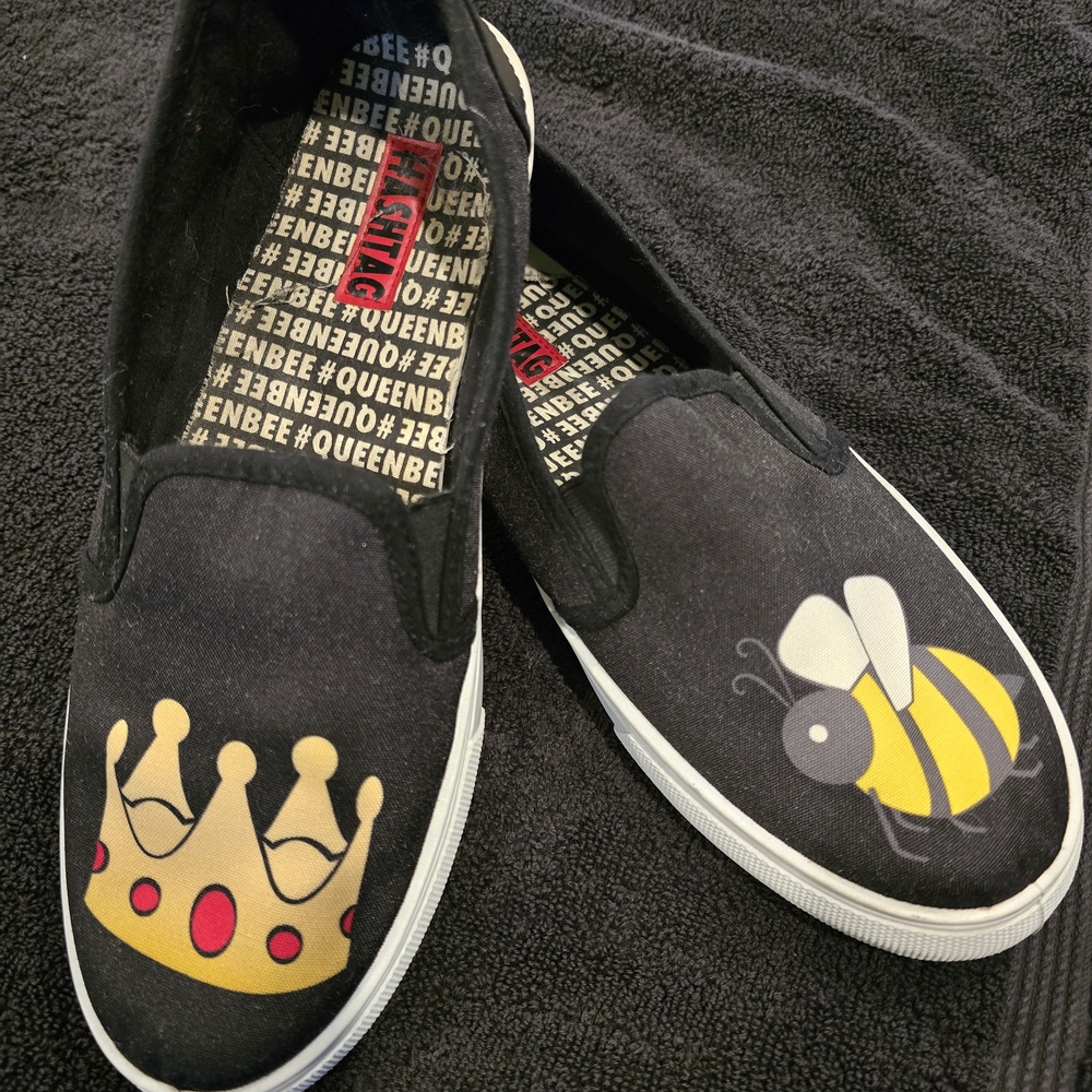Hashtag Queen Bee Black Slip-On Shoes with Crown & Bee Graphics Size 11